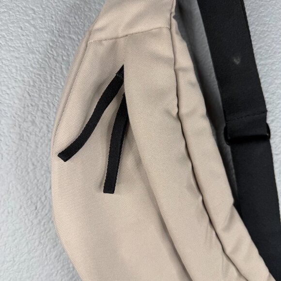 Everlane Fanny Pack - Picture 2 of 6